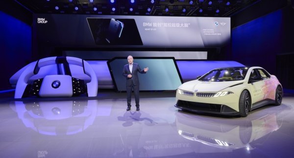 九龙证券配资 宝马交出智能化答卷：BMW新世代多项首创技术首秀