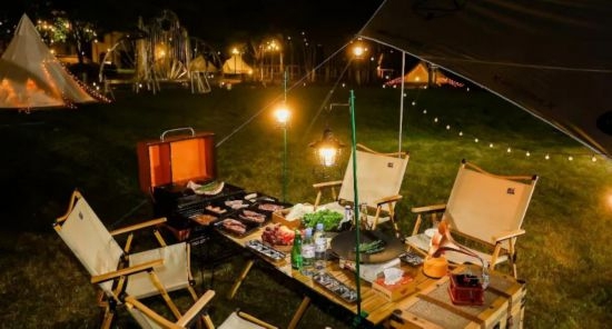 展鹏配资 新民侨梁 | 把帐篷扎进春天里，解锁魔都宝藏露营地